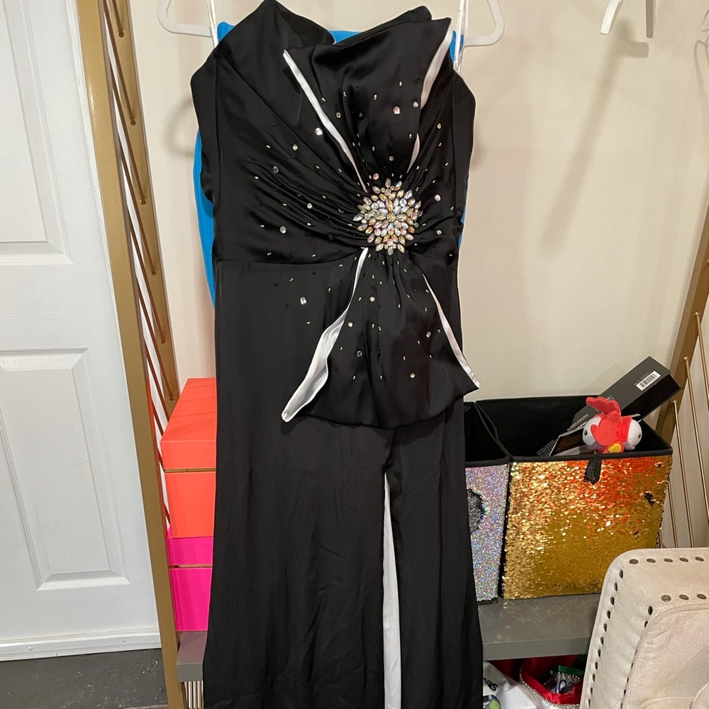 Tony bowls gown with bow